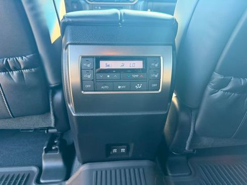 Used 2023 Lexus GX 460 Premium w/ Premium Package AWD/4WD image 30