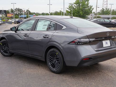 New 2026 Nissan Sentra SV FWD image 2