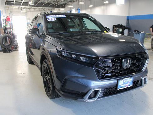 Used 2023 Honda CR-V Sport Touring image 4