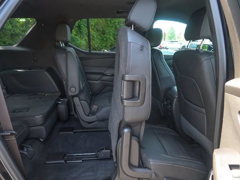 Used 2022 Chevrolet Traverse LT AWD/4WD image 16