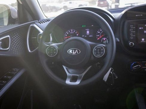 Used 2021 Kia Soul S image 22