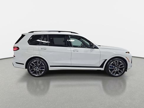 New 2026 BMW X7 M60i image 4
