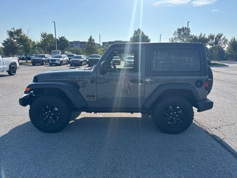 Used 2022 Jeep Wrangler Sport AWD/4WD image 8