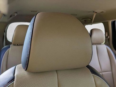 Used 2017 Kia Sedona LX w/ LX Essentials Premium Package image 15