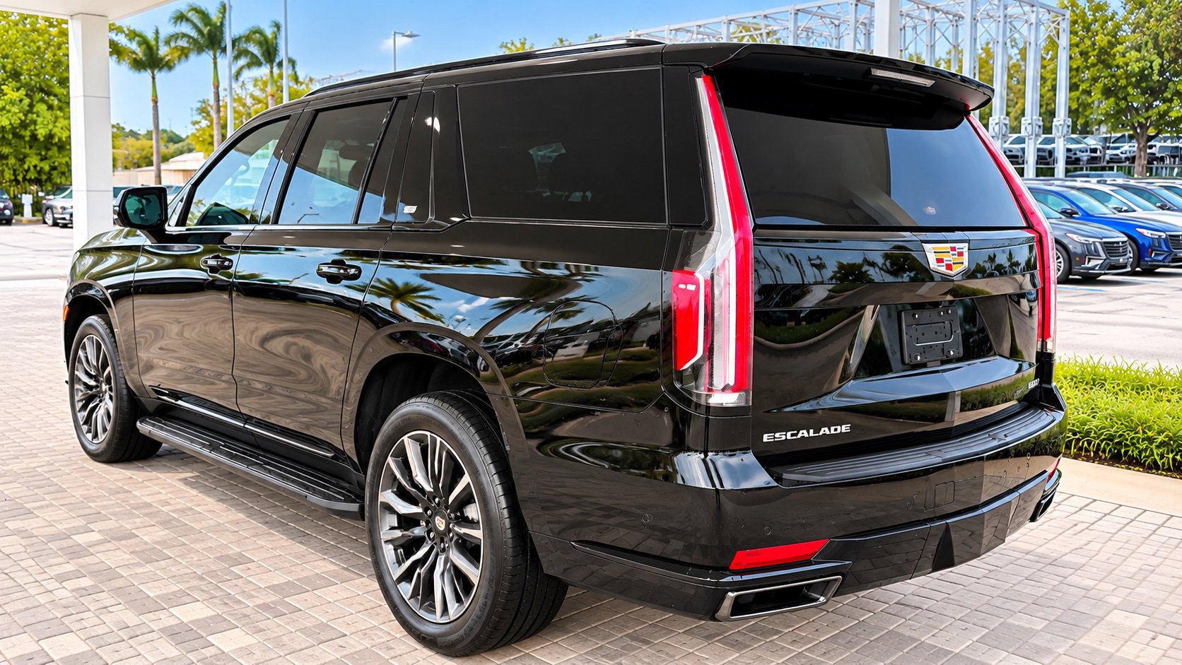 Used 2023 Cadillac Escalade ESV Sport RWD image 3