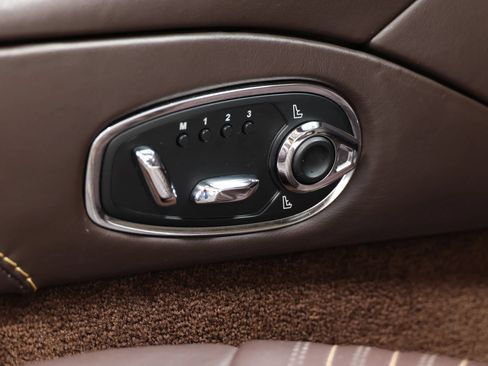 Used 2019 Aston Martin DB11 Volante RWD image 95