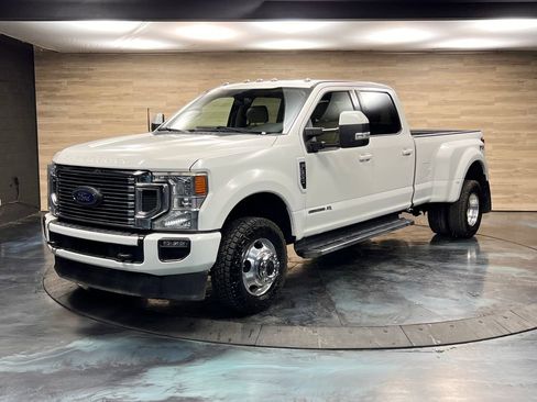 Used 2021 Ford F350 Lariat w/ Lariat Value Package AWD/4WD image 4