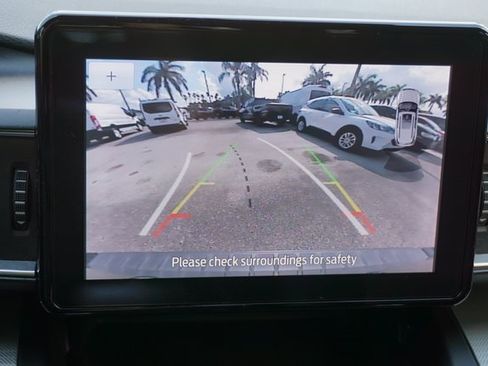 Used 2020 Ford Explorer XLT w/ Equipment Group 202A image 8