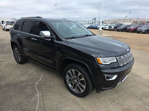 Used 2018 Jeep Grand Cherokee Overland w/ Trailer Tow Group IV image 4