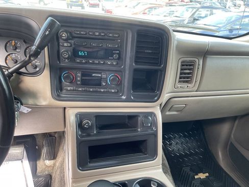 Used 2003 Chevrolet Avalanche 4x4 w/ Suspension Package, Off-Road image 16
