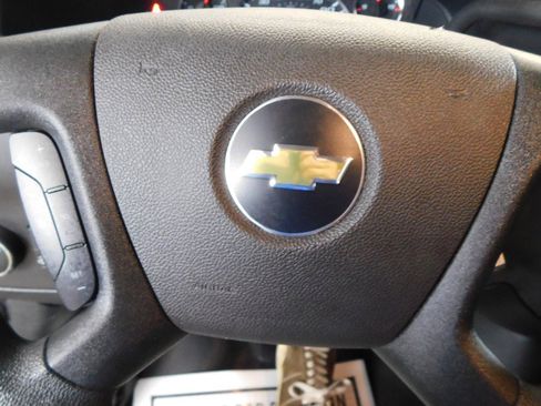 Used 2025 Chevrolet Express 2500 w/ Driver Convenience Package image 19