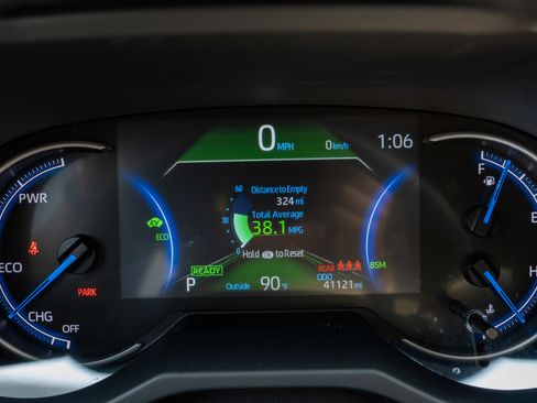 Used 2023 Toyota RAV4 SE w/ Convenience Package image 12