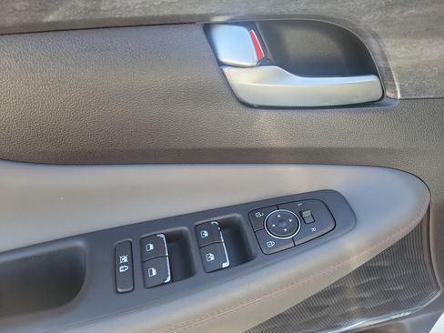 Used 2020 Hyundai Santa Fe SEL w/ Convenience + Premium Package FWD image 18