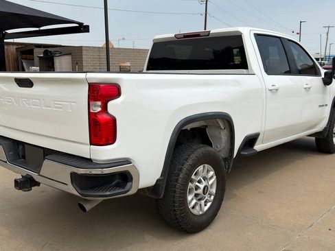 Used 2023 Chevrolet Silverado 2500 LT AWD/4WD image 5