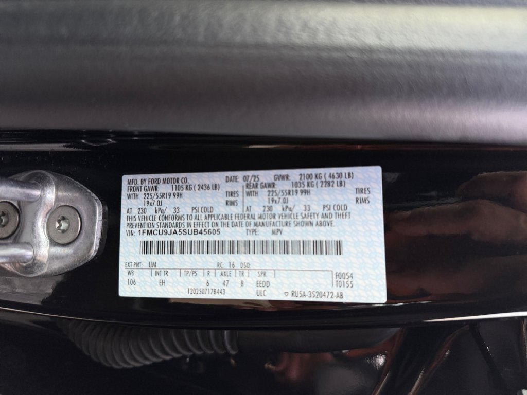 Used 2025 Ford Escape Platinum AWD/4WD image 36