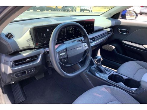 Used 2025 Kia K4 EX FWD image 12