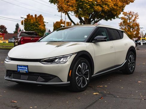 Used 2024 Kia EV6 Light image 4