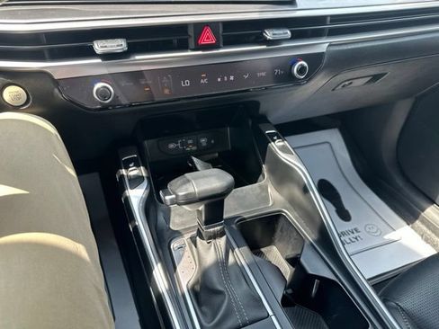 Used 2025 Kia Sorento S w/ Panoramic Sunroof Package FWD image 40