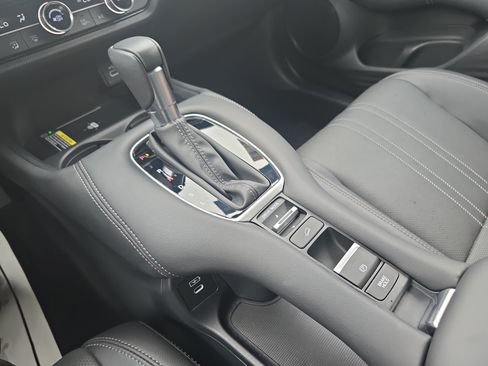 Certified 2024 Honda HR-V EX-L image 23