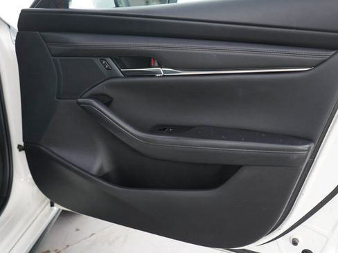 Used 2024 MAZDA MAZDA3 s FWD image 9