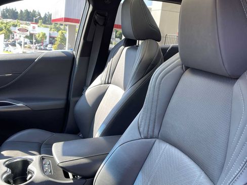 Certified 2023 Toyota Venza Limited AWD/4WD image 17
