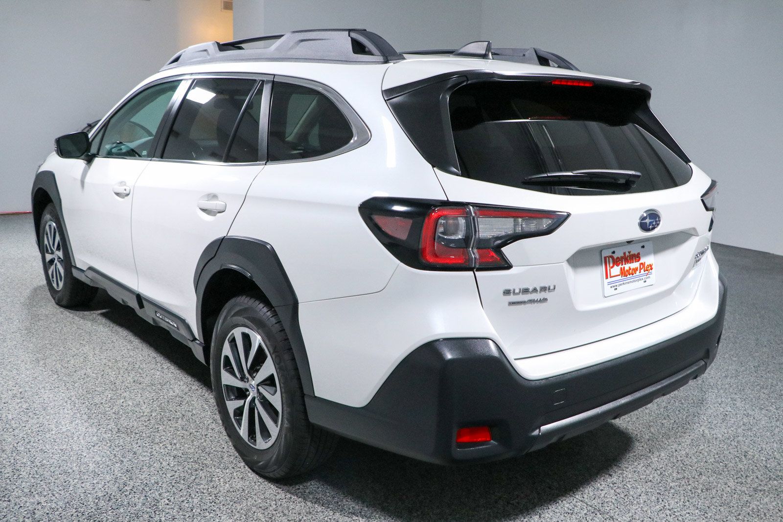 Used 2024 Subaru Outback Premium AWD/4WD image 9