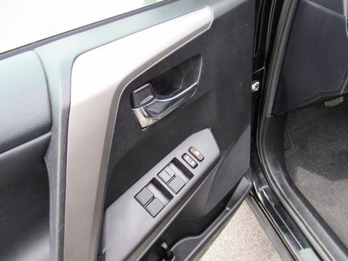 Used 2016 Toyota RAV4 XLE AWD/4WD image 14