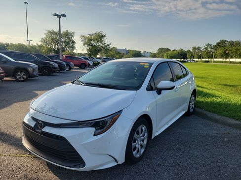 Used 2023 Toyota Corolla LE FWD image 1