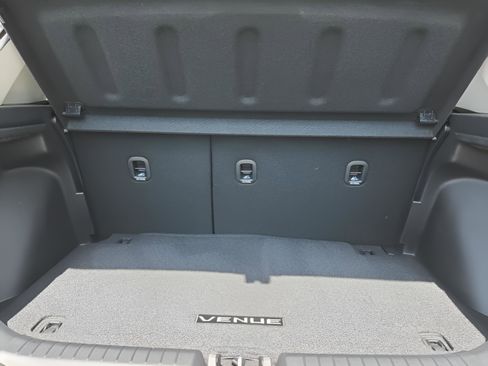 Certified 2026 Hyundai Venue SEL FWD image 30