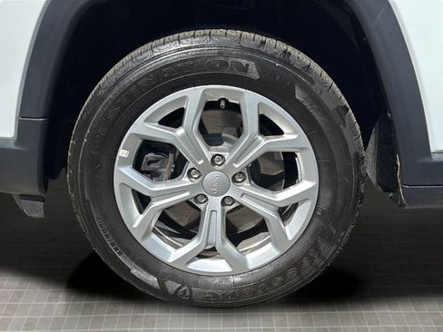 Used 2024 Jeep Compass Sport image 45