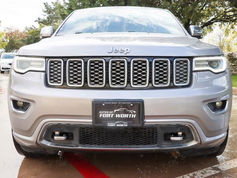 Used 2017 Jeep Grand Cherokee Overland image 2