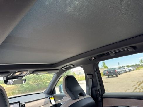 New 2026 Volvo XC90 B6 Core image 9