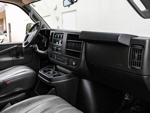 Used 2021 Chevrolet Express 2500 w/ Driver Convenience Package image 11