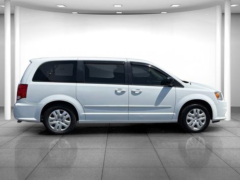 Used 2017 Dodge Grand Caravan SE w/ Power Window Group FWD image 8