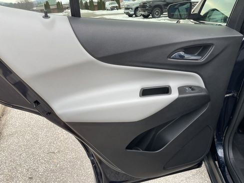 Used 2020 Chevrolet Equinox LT image 43