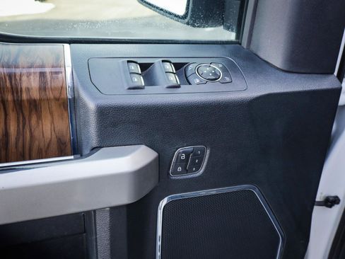 Used 2018 Ford F150 Lariat w/ Equipment Group 502A Luxury image 17