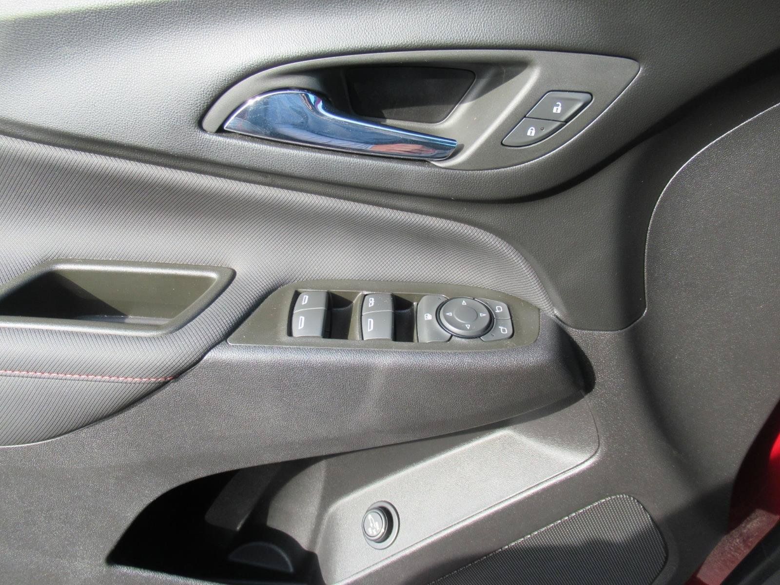 Certified 2023 Chevrolet Equinox RS FWD image 21