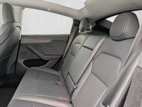 Used 2026 Tesla Model Y AWD image 15