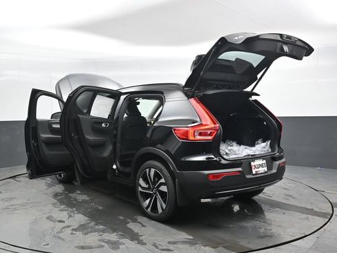 New 2026 Volvo XC40 B5 Plus w/ Protection Package Premier AWD/4WD image 47
