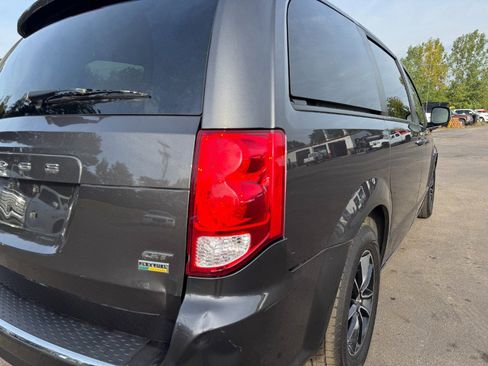 Used 2019 Dodge Grand Caravan GT image 11