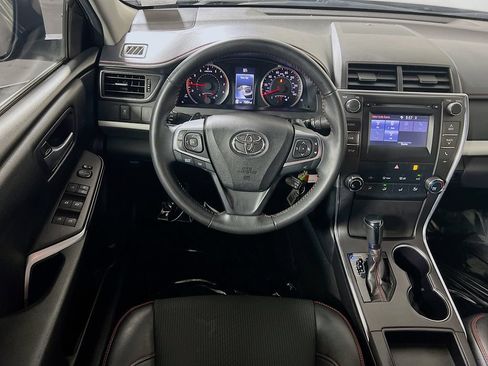 Used 2017 Toyota Camry SE FWD image 19
