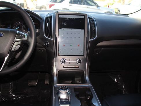 Certified 2023 Ford Edge SEL w/ Convenience Package AWD/4WD image 18