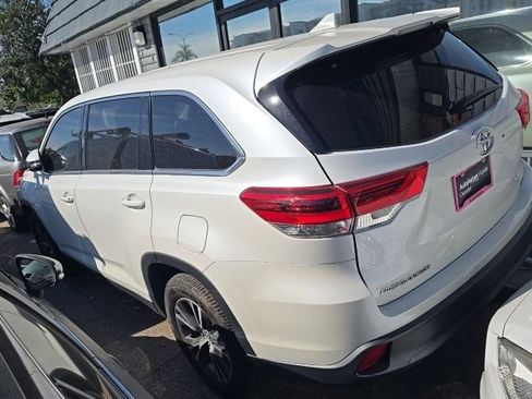 Used 2019 Toyota Highlander Plus image 3
