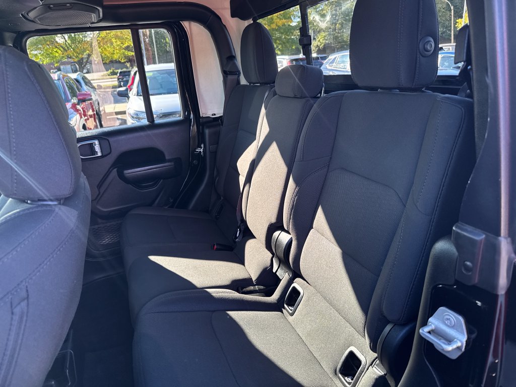 Used 2023 Jeep Gladiator Sport AWD/4WD image 38