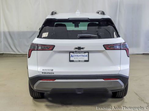 New 2026 Chevrolet Equinox LT image 6