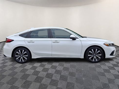 Used 2024 Honda Civic EX-L image 7