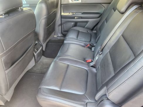 Used 2013 Ford Explorer XLT image 28