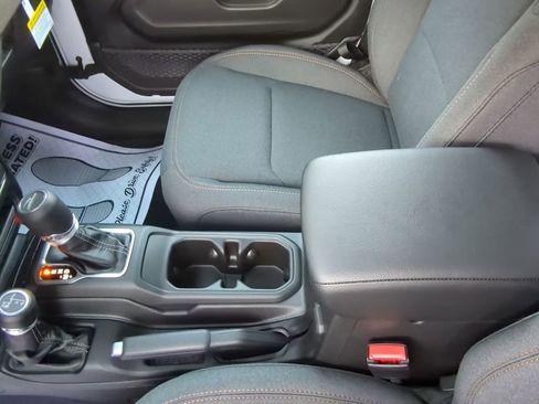 New 2026 Jeep Gladiator Sport image 18