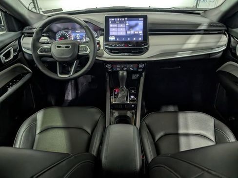 Used 2025 Jeep Compass Limited AWD/4WD image 11
