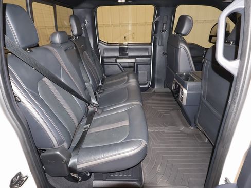 Certified 2022 Ford F250 Platinum w/ FX4 Off-Road Package image 20